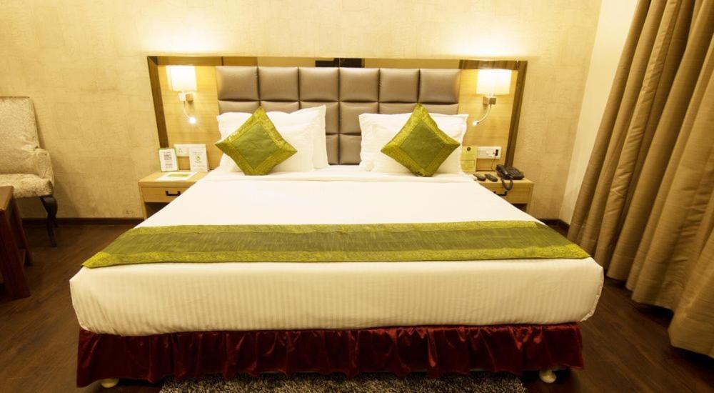 Kc Manor Hotel Jamshedpur Buitenkant foto