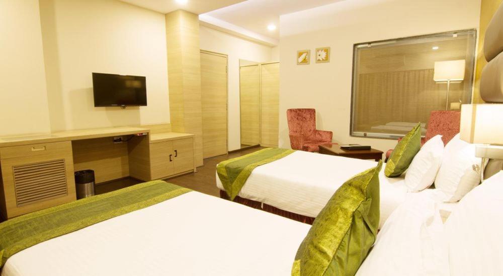 Kc Manor Hotel Jamshedpur Buitenkant foto