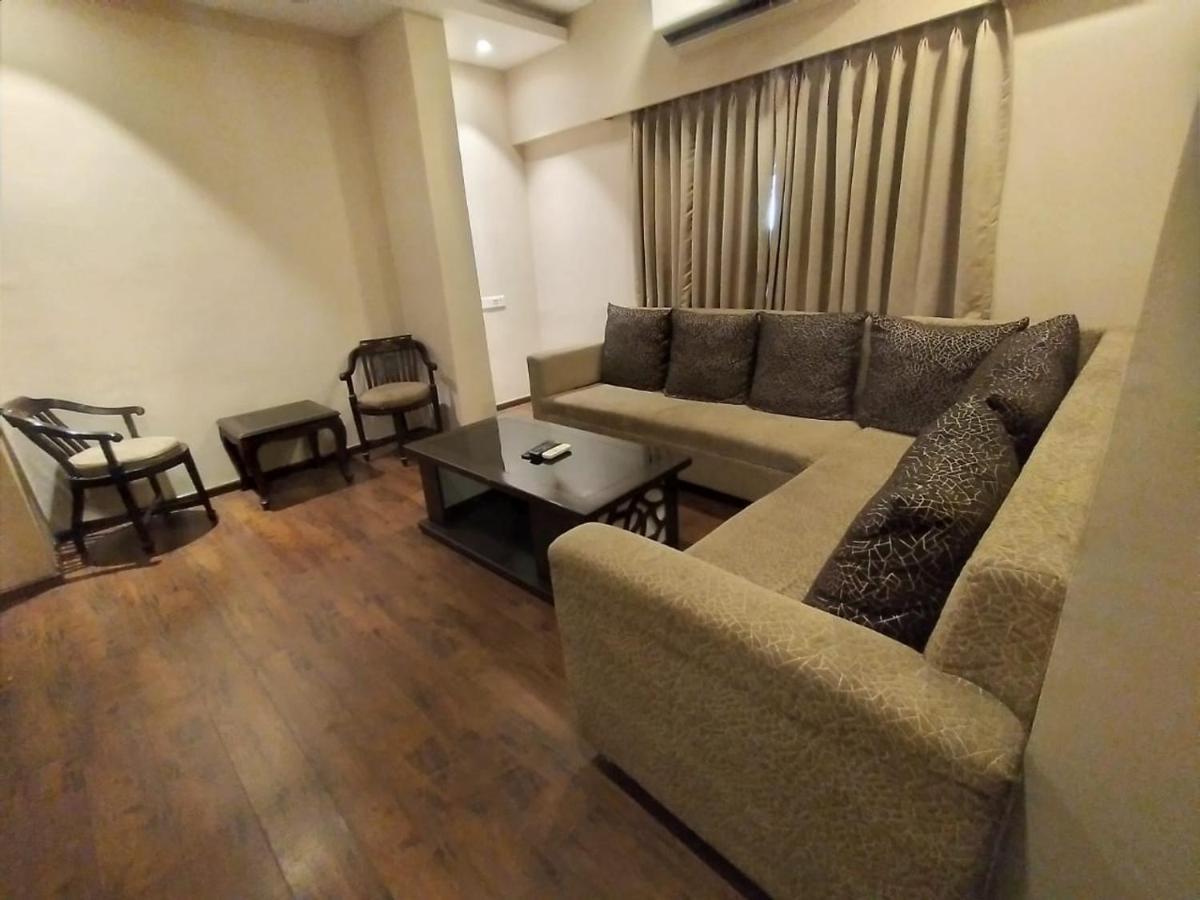 Kc Manor Hotel Jamshedpur Buitenkant foto
