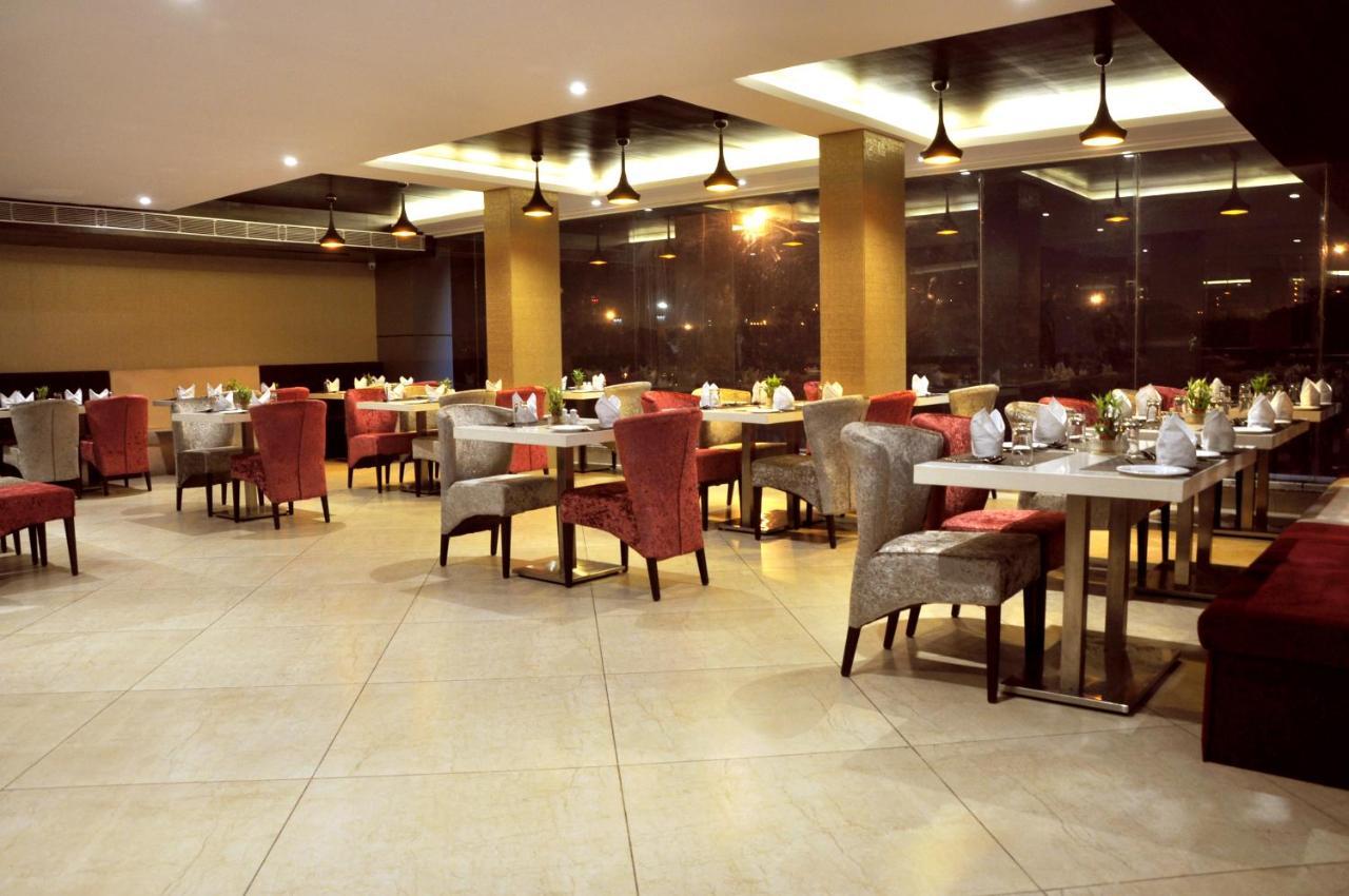 Kc Manor Hotel Jamshedpur Buitenkant foto