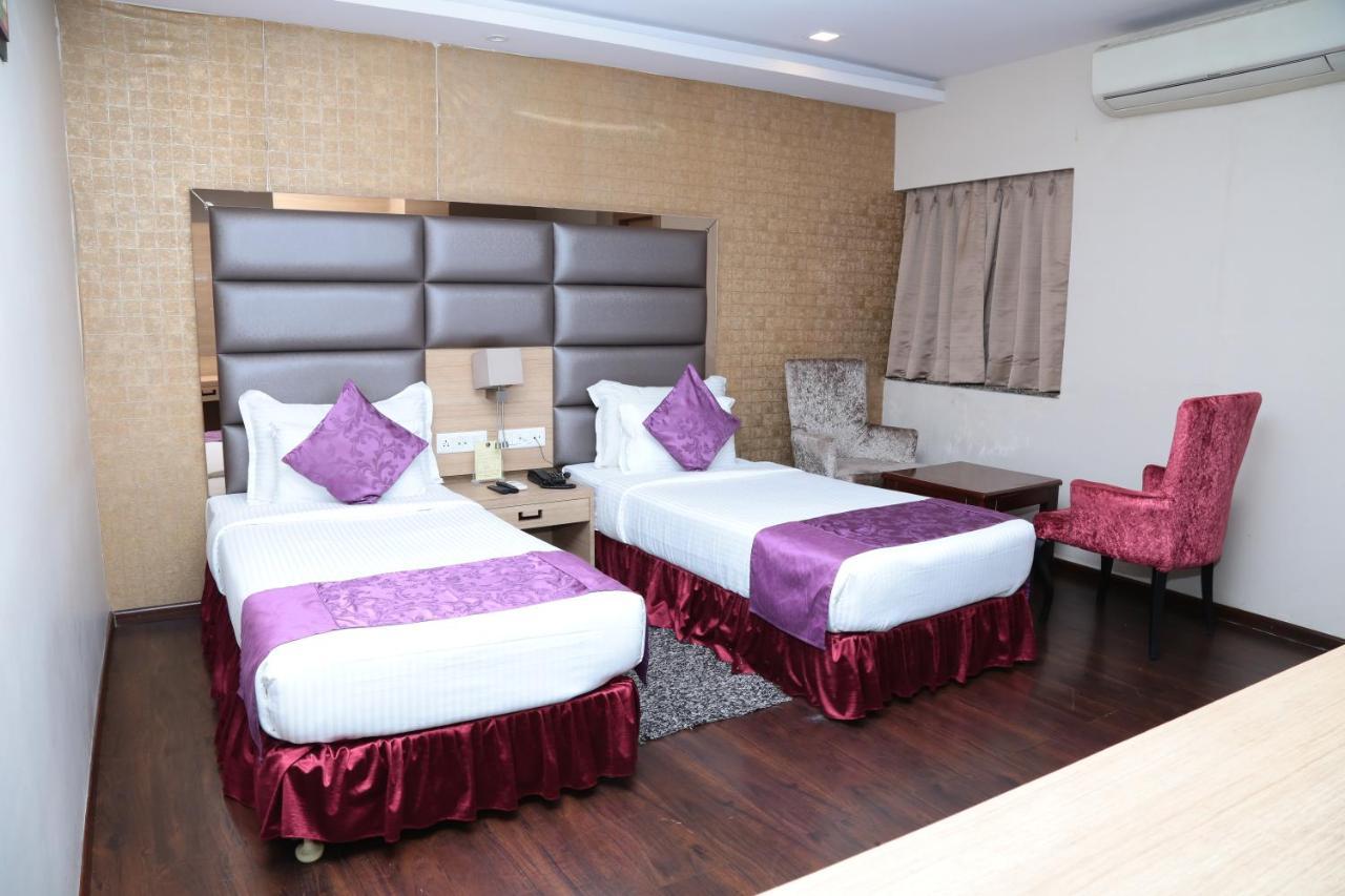 Kc Manor Hotel Jamshedpur Buitenkant foto