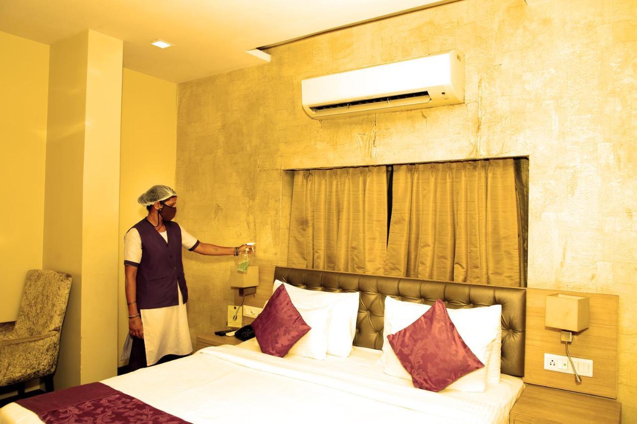 Kc Manor Hotel Jamshedpur Buitenkant foto